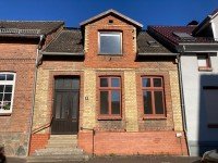 Hauptbild Herrliches Stadtgrundstück mit Zufahrt - Reihenhaus - Nebengebäude - weitere Bebauung möglich....